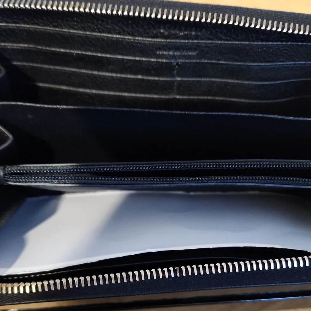 Yves Saint Laurent Black Wallet - Picture 2 of 11